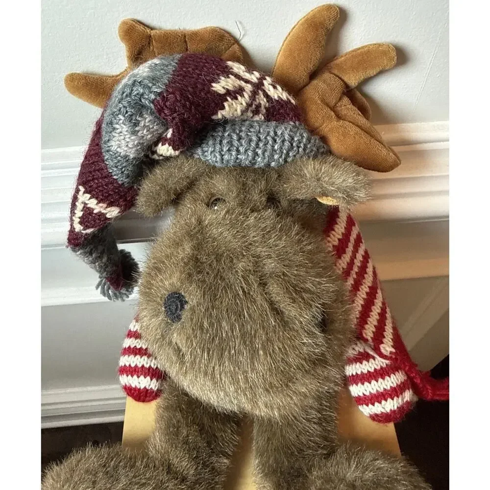 Boyds Collection Christmas Moose Plush 15” Knit Hat Scarf Mittens Holiday